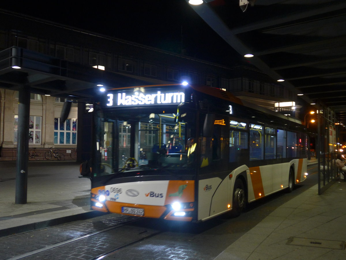 (183'817) - V-Bus, Viernheim - Nr. 696/HP-BQ 242 - Solaris am 21. August 2017 beim Hauptbahnhof Mannheim