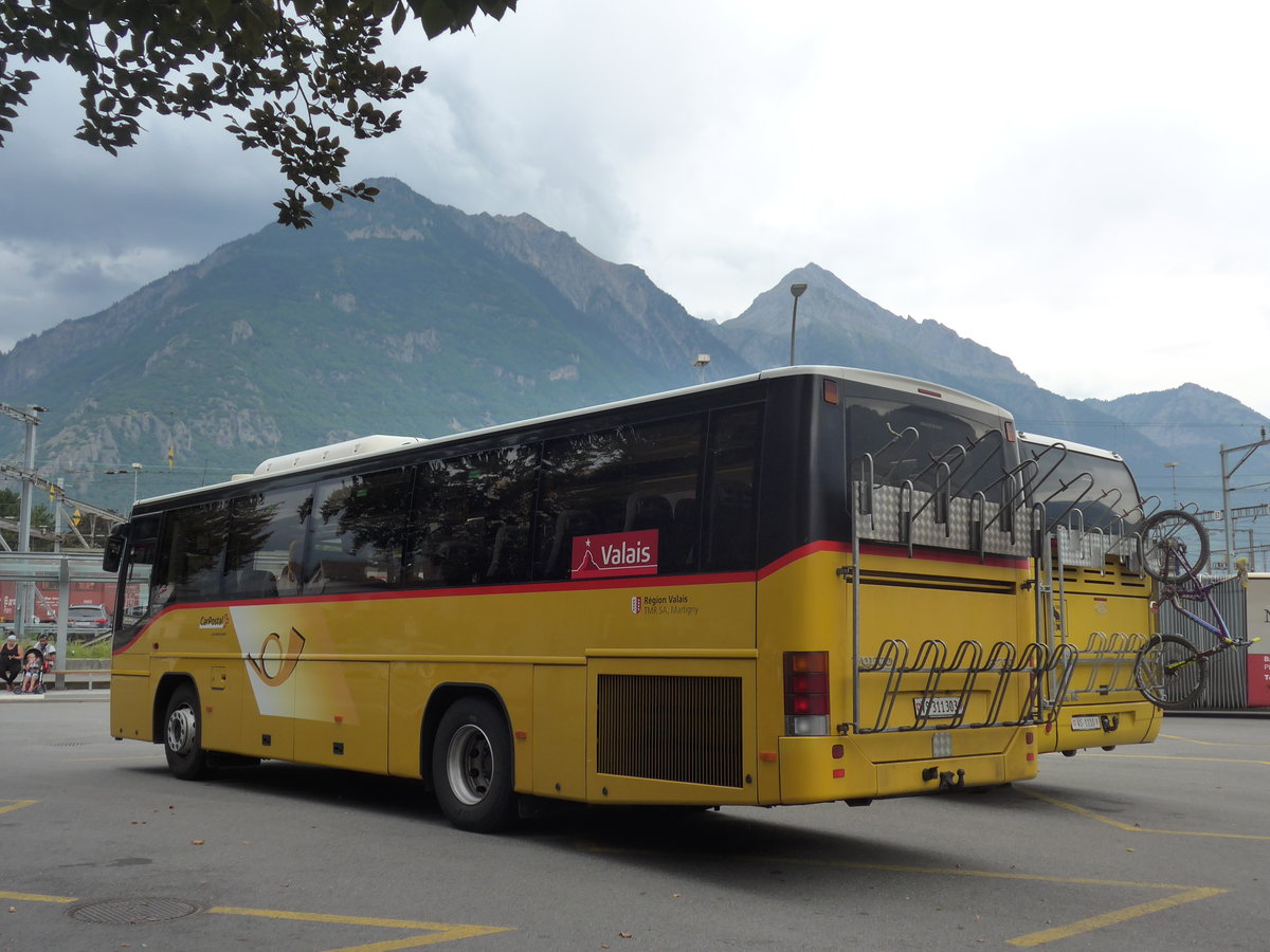 (184'013) - TMR Martigny - Nr. 140/VS 311'303 - Volvo am 24. August 2017 beim Bahnhof Martigny