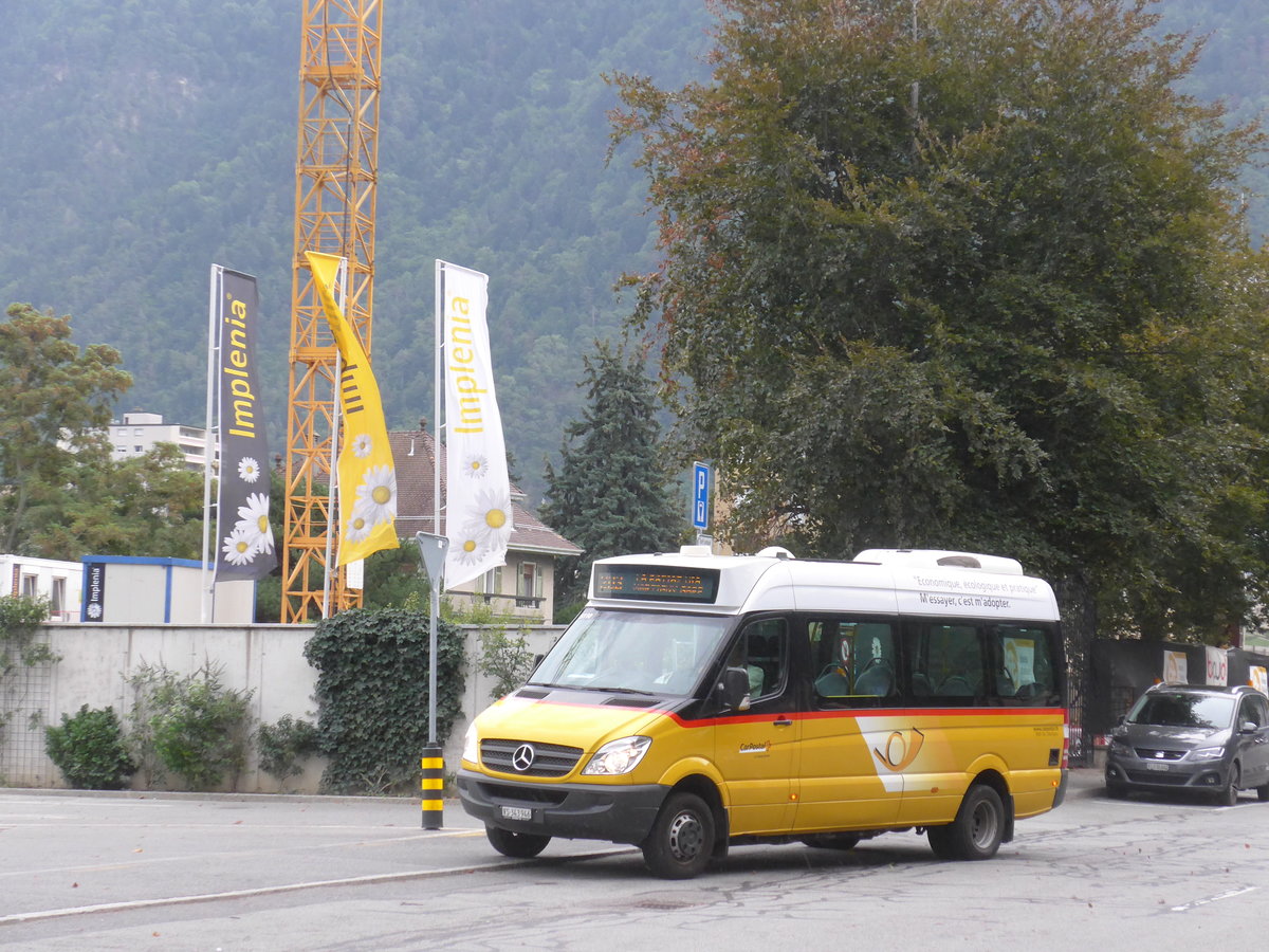 (184'021) - TMR Martigny - Nr. 142/VS 343'946 - Mercedes am 24. August 2017 beim Bahnhof Martigny