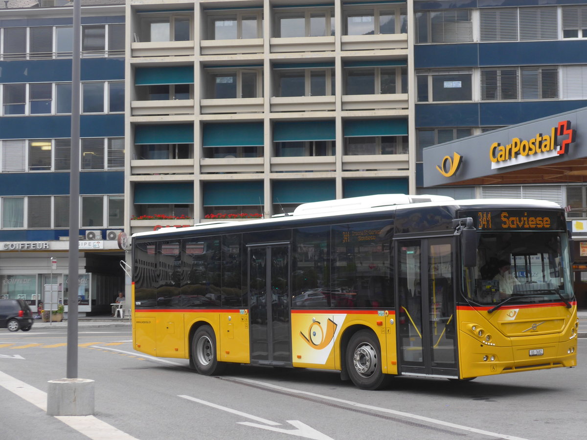 (184'080) - TRD, Savise - VS 3682 - Volvo am 24. August 2017 beim Bahnhof Sion