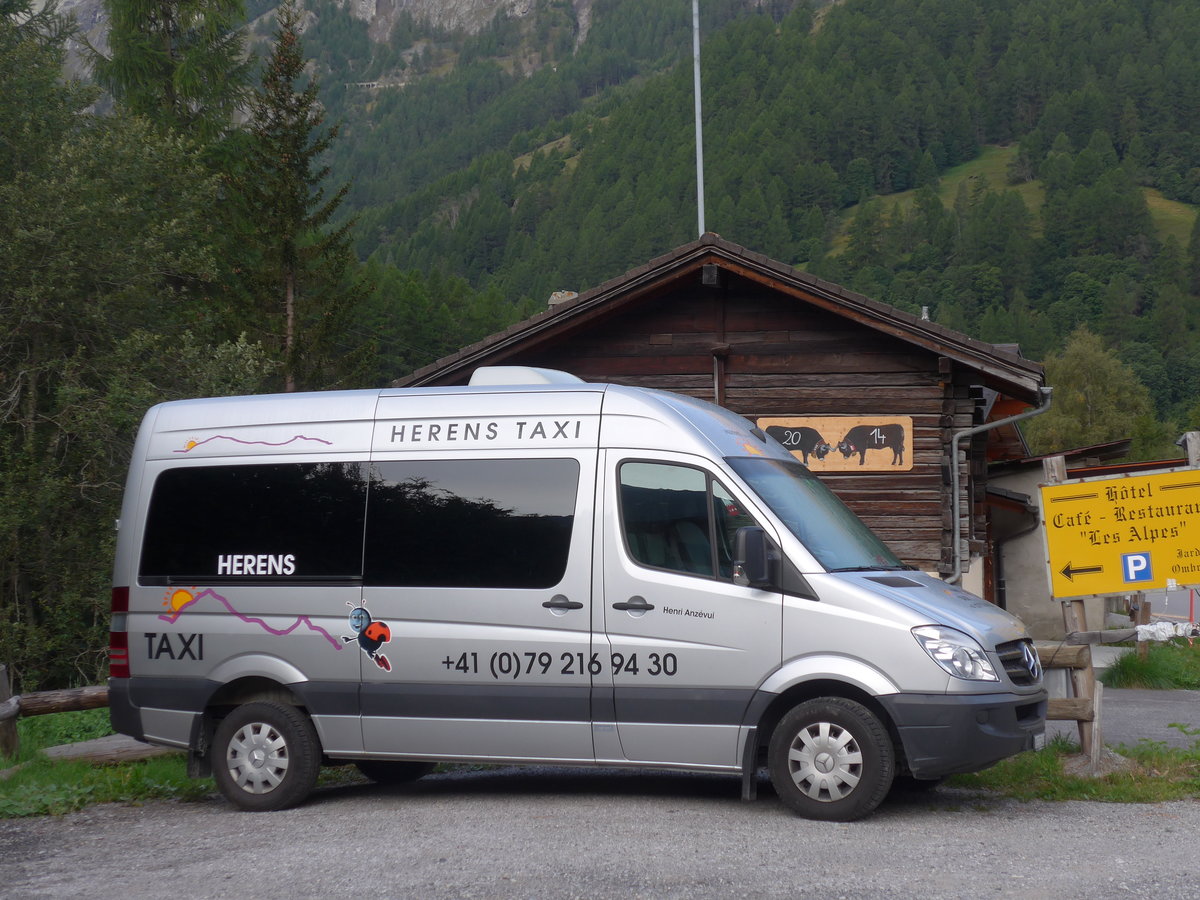 (184'101) - Anzvui, Les Haudres - VS 373'400 - Mercedes am 25. August 2017 in Les Haudres, Htel Les Alpes