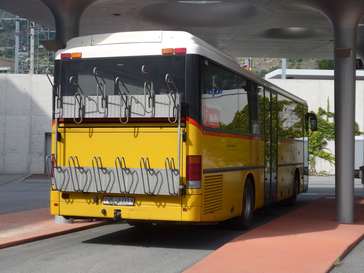 (184'248) - Autotour, Visp - VS 48'333 - Setra am 25. August 2017 beim Bahnhof Visp