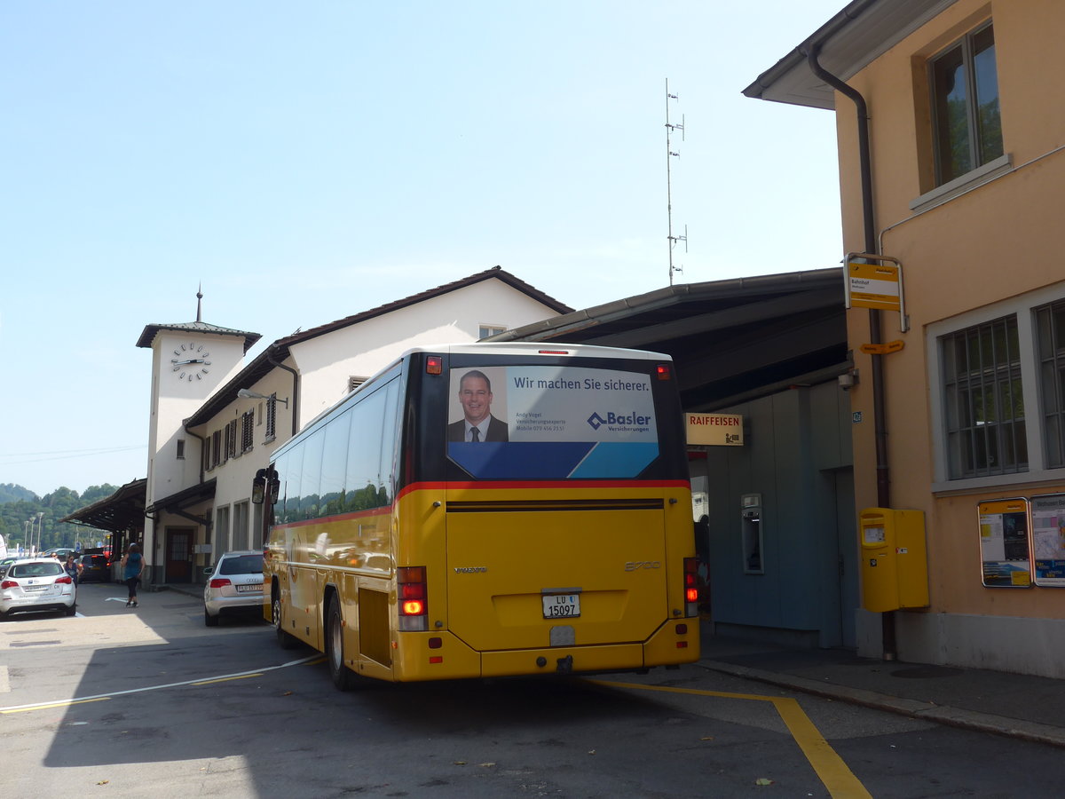 (184'503) - Amstein, Willisau - Nr. 1/LU 15'097 - Volvo (ex Unternhrer, Romoos) am 26. August 2017 beim Bahnhof Wolhusen