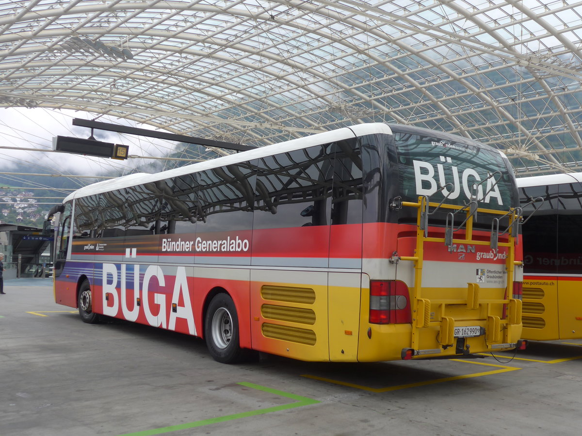 (184'802) - PostAuto Graubnden - GR 162'990 - MAN am 16. September 2017 in Chur, Postautostation