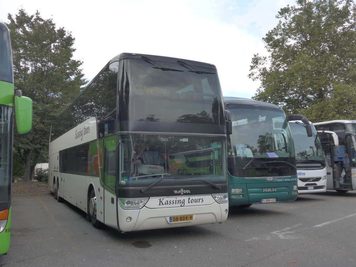 (185'058) - Aus Holland: Kassing, Bunnik - 08-BDK-9 - Van Hool am 16. September 2017 in Zrich, Sihlquai