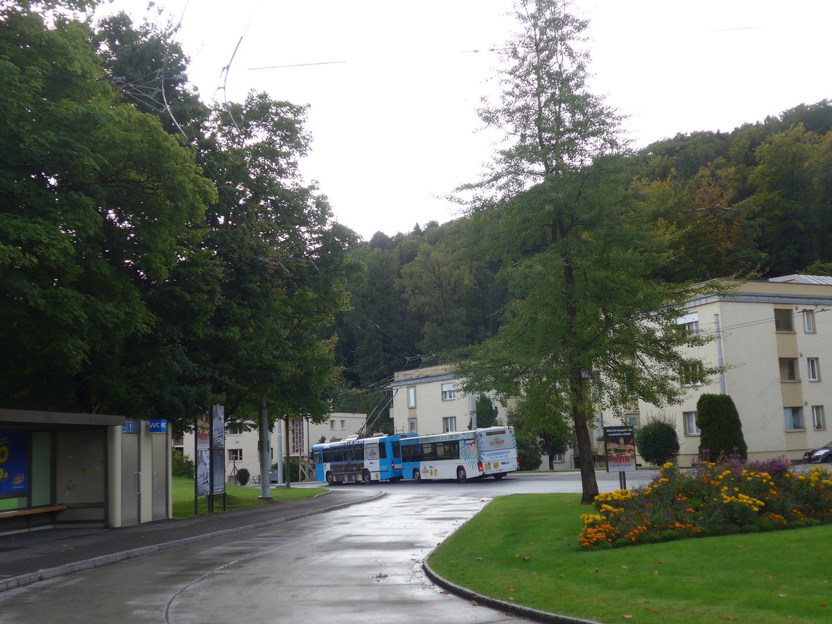 (185'159) - VBL Luzern - Nr. 260 - NAW/R&J-Hess Trolleybus + Nr. 312 - Lanz+Marti/Hess Personenanhnger am 18. September 2017 in Luzern, Hirtenhof