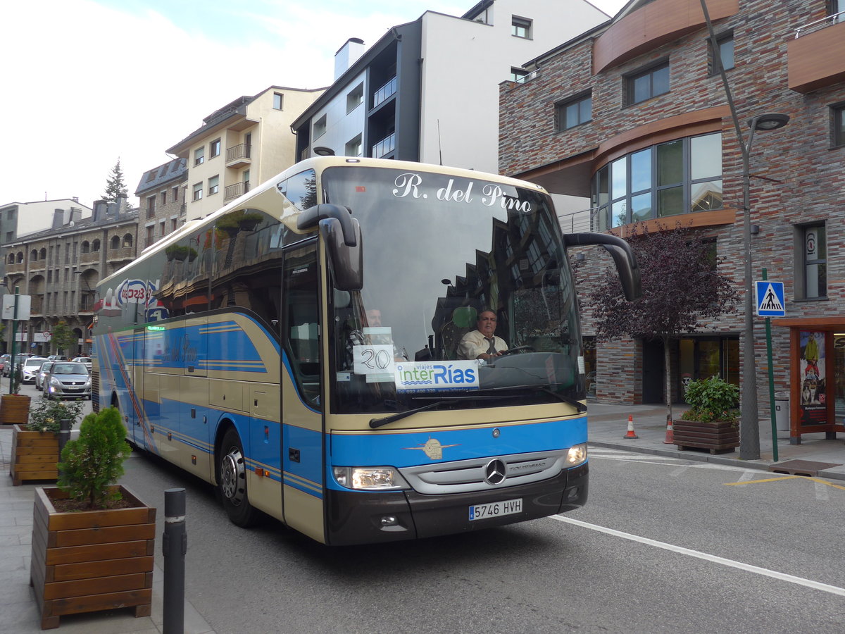 (185'567) - Aus Spanien: Del Pino, Almeria - 5746 HVH - Mercedes am 28. September 2017 in La Massana, Les Entrades