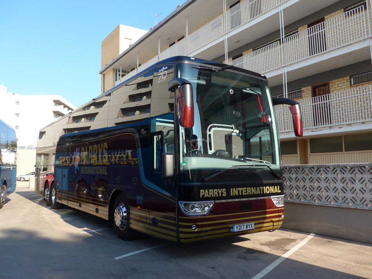 (185'678) - Aus England: Parrys, Walsall - YD17 WYX - Van Hool am 29. September 2017 in Roses, Hotels Mediterrneo