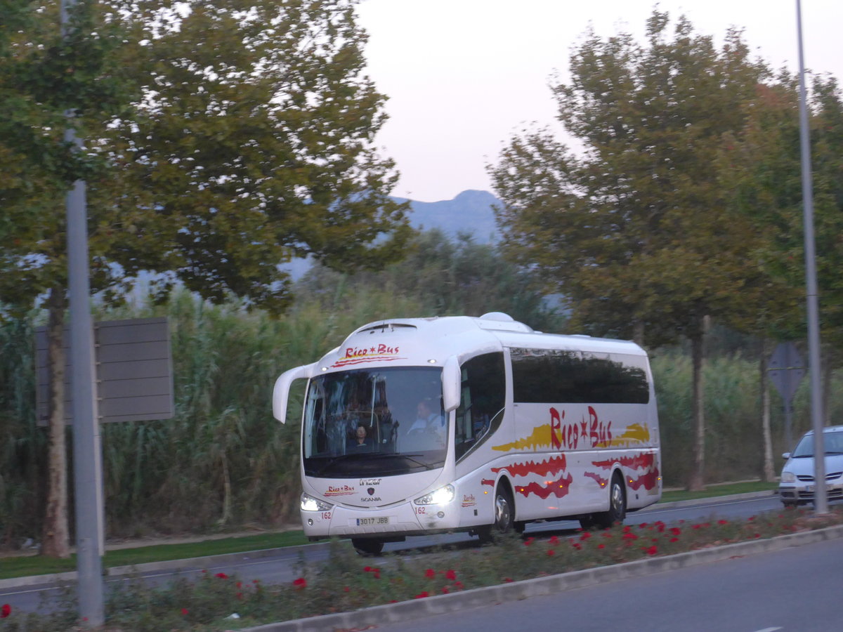 (185'694) - Rico Bus, San Fernando - Nr. 162/3017 JBB - Scania/Irizar am 29. September 2017 in Roses