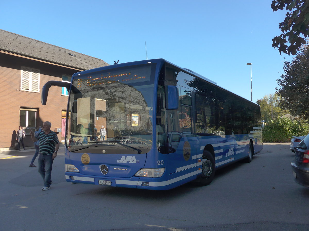 (185'875) - AFA Adelboden - Nr. 90/BE 398'916 - Mercedes am 16. Oktober 2017 beim Bahnhof Wimmis