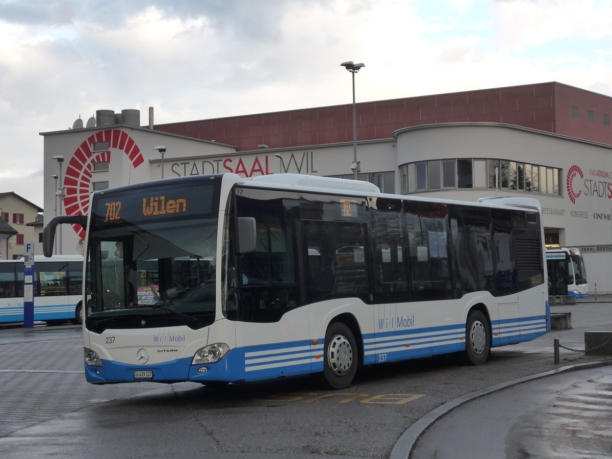 (186'124) - WilMobil, Wil - Nr. 237/SG 439'127 - Mercedes am 27. Oktober 2017 beim Bahnhof Wil