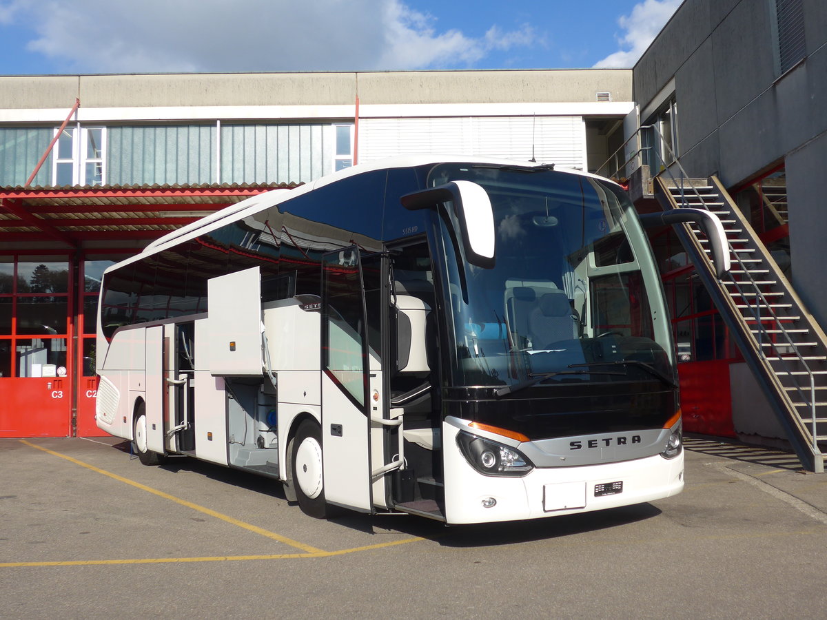 (186'199) - EvoBus, Kloten - Setra am 3. November 2017 in Kloten, EvoBus