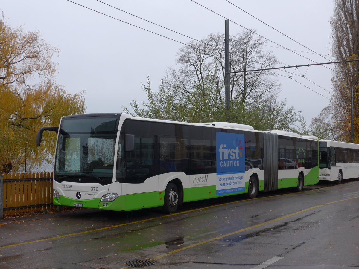 (186'584) - transN, La Chaux-de-Fonds - Nr. 376/NE 146'376 - Mercedes am 25. November 2017 in Neuchtel, Dpt