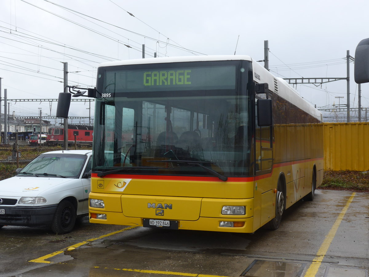 (186'647) - CarPostal Ouest - VD 392'846 - MAN am 25. November 2017 in Yverdon, Garage