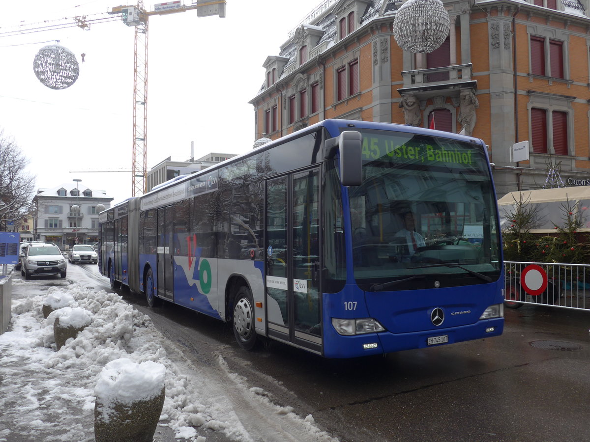 (186'850) - VZO Grningen - Nr. 107/ZH 745'107 - Mercedes am 9. Dezember 2017 beim Bahnhof Uster