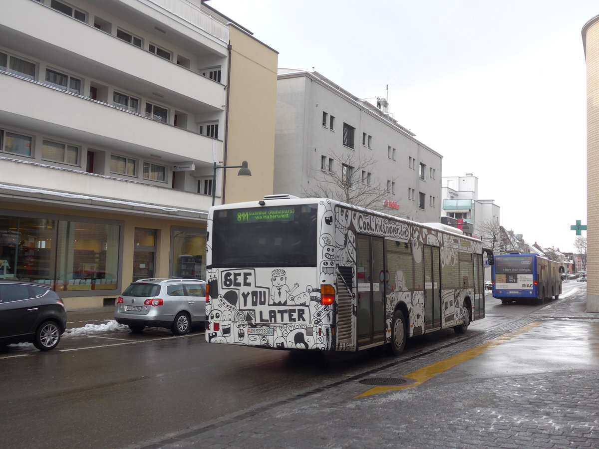 (186'860) - VZO Grningen - Nr. 30/ZH 523'330 - Mercedes am 9. Dezember 2017 beim Bahnhof Uster