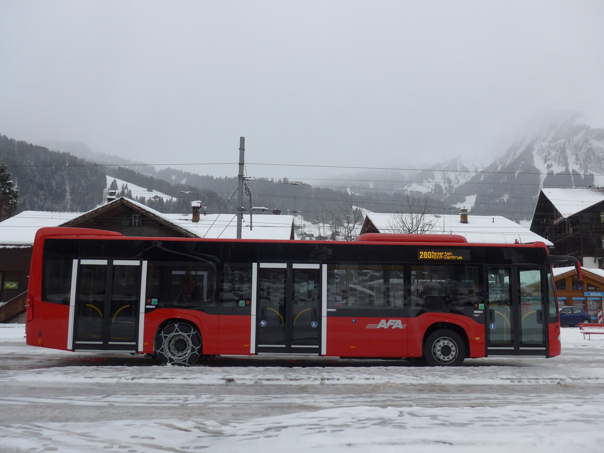 (186'937) - AFA Adelboden - Nr. 54/BE 611'056 - Mercedes am 10. Dezember 2017 beim Bahnhof Lenk