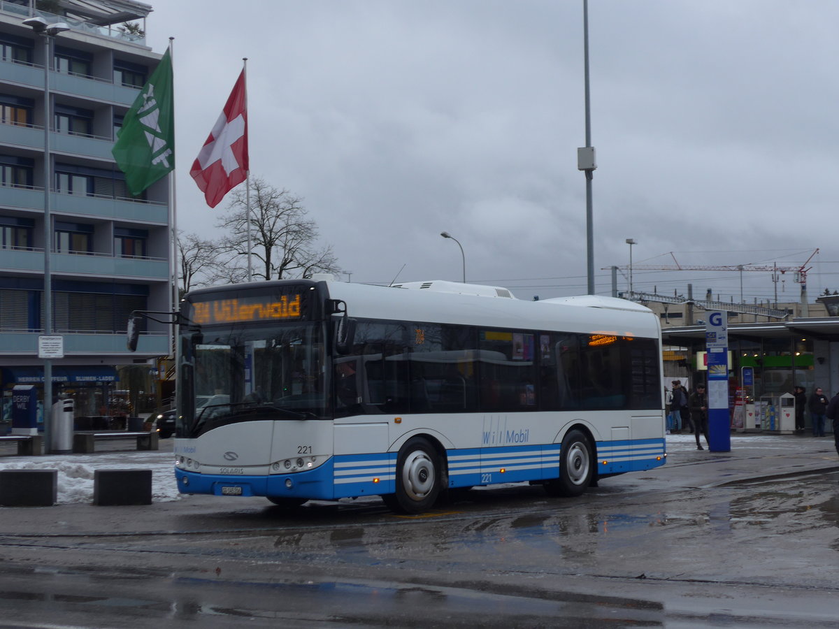 (186'955) - WilMobil, Wil - Nr. 221/SG 145'206 - Solaris am 14. Dezember 2017 beim Bahnhof Wil