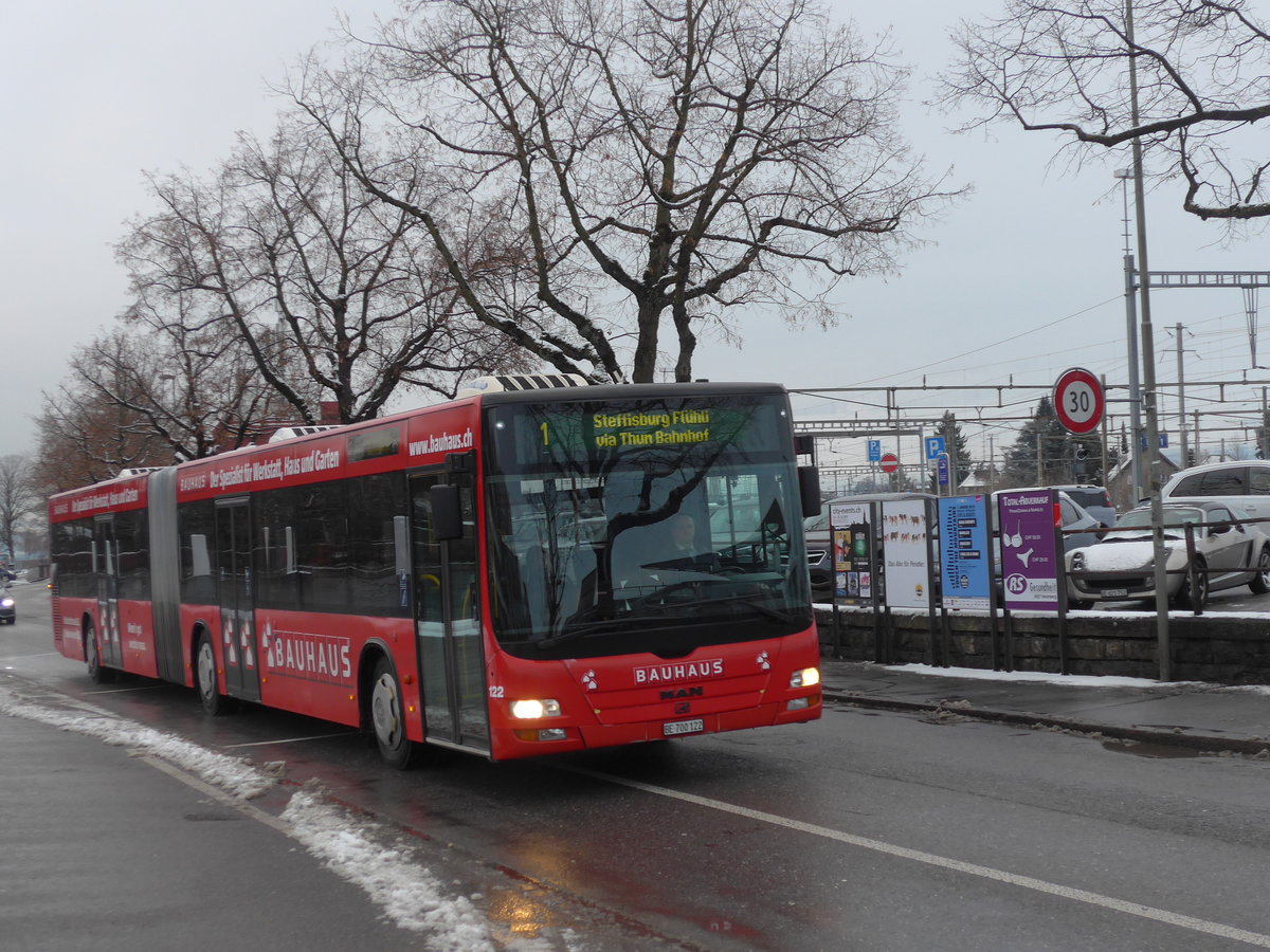 (187'100) - STI Thun - Nr. 122/BE 700'122 - MAN am 18. Dezember 2017 bei der Schifflndte Thun