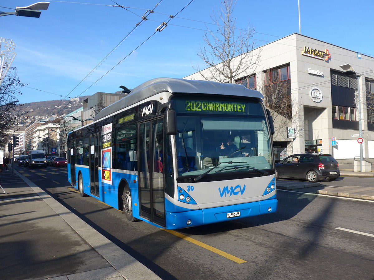 (187'229) - VMCV Clarens - Nr. 80/VD 550'435 - Van Hool am 23. Dezember 2017 beim Bahnhof Vevey