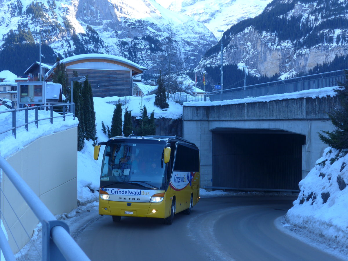 (187'305) - AVG Grindelwald - Nr. 29/BE 47'910 - Setra am 24. Dezember 2017 in Grindelwald, Spillstattstrasse