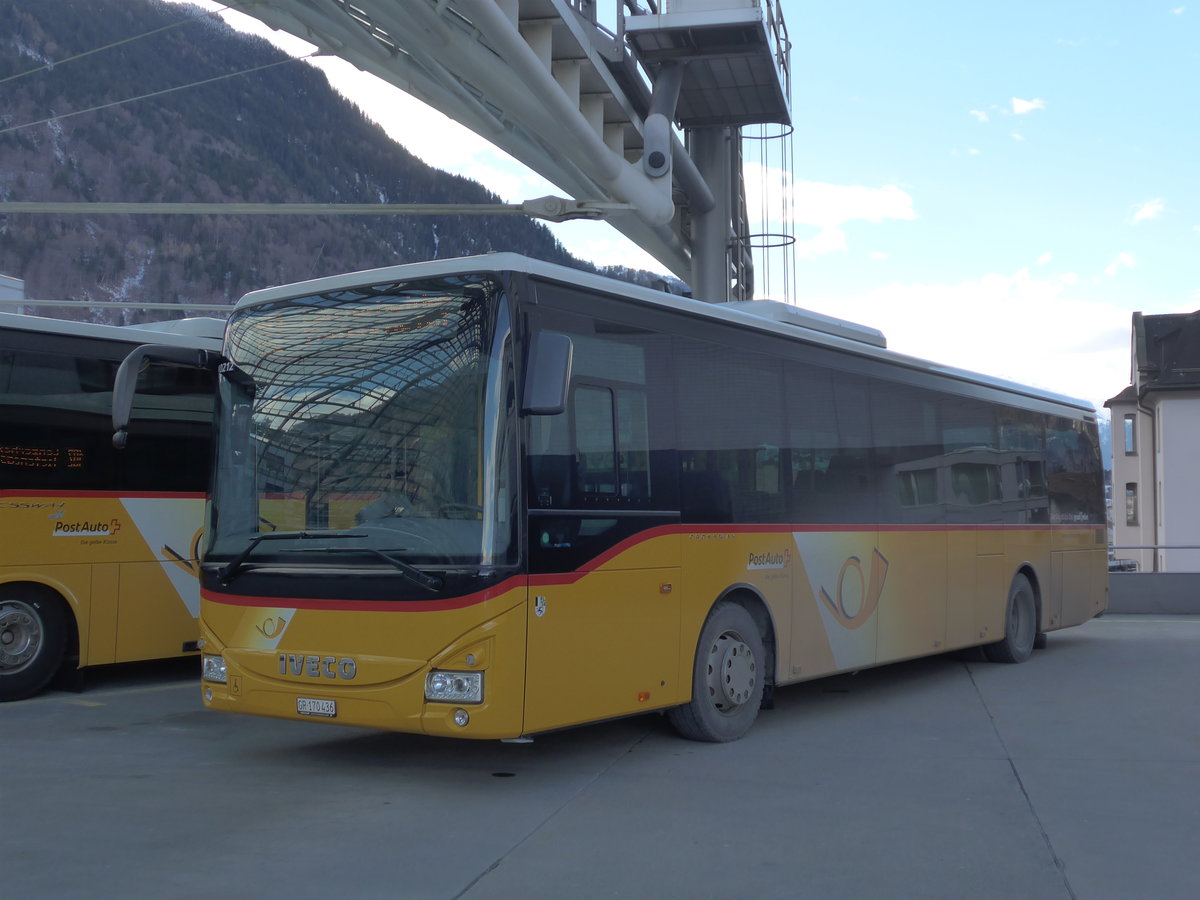 (187'418) - PostAuto Graubnden - GR 170'436 - Iveco am 26. Dezember 2017 in Chur, Postautostation