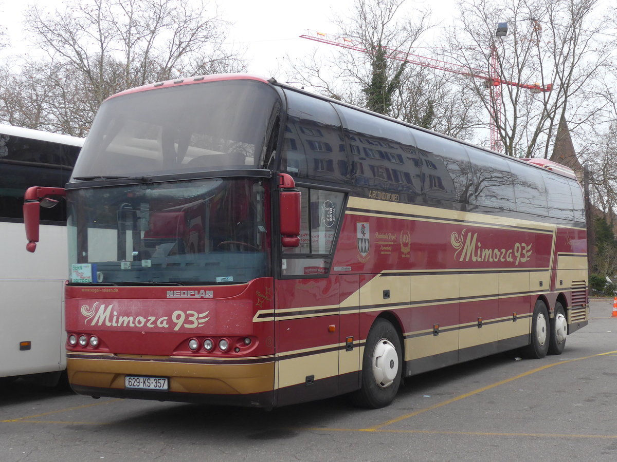 (187'449) - Aus dem Kosovo: Mimoza 93, Gjilan - 629-KS-357 - Neoplan (ex Vogel, D-Ismaning) am 26. Dezember 2017 in Zrich, Sihlquai