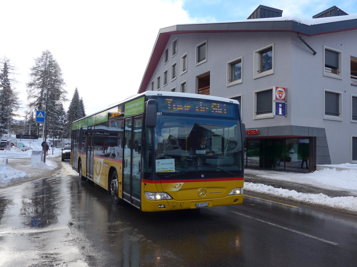 (187'560) - PostAuto Graubnden - GR 159'233 - Mercedes am 1. Januar 2018 in Lenzerheide, Post