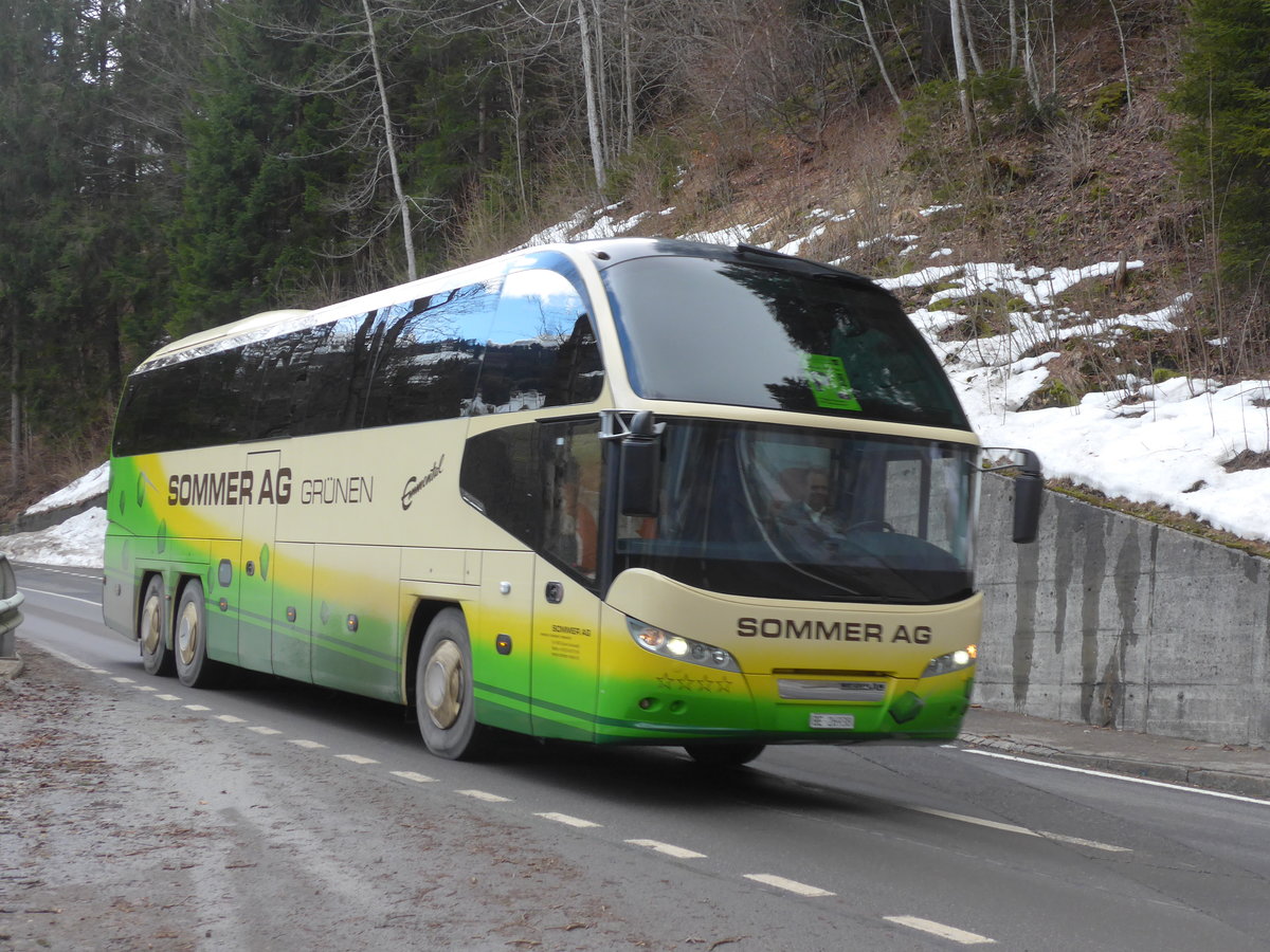 (187'870) - Sommer, Grnen - BE 26'938 - Neoplan am 7. Januar 2018 in Achseten, Schmitten