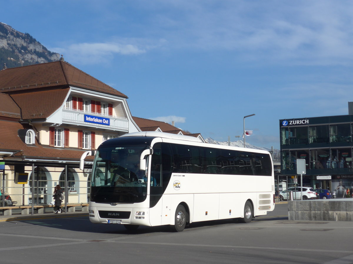 (187'905) - Aus Ungarn: HCC, Budapest - PBT-314 - MAN am 8. Januar 2018 beim Bahnhof Interlaken Ost