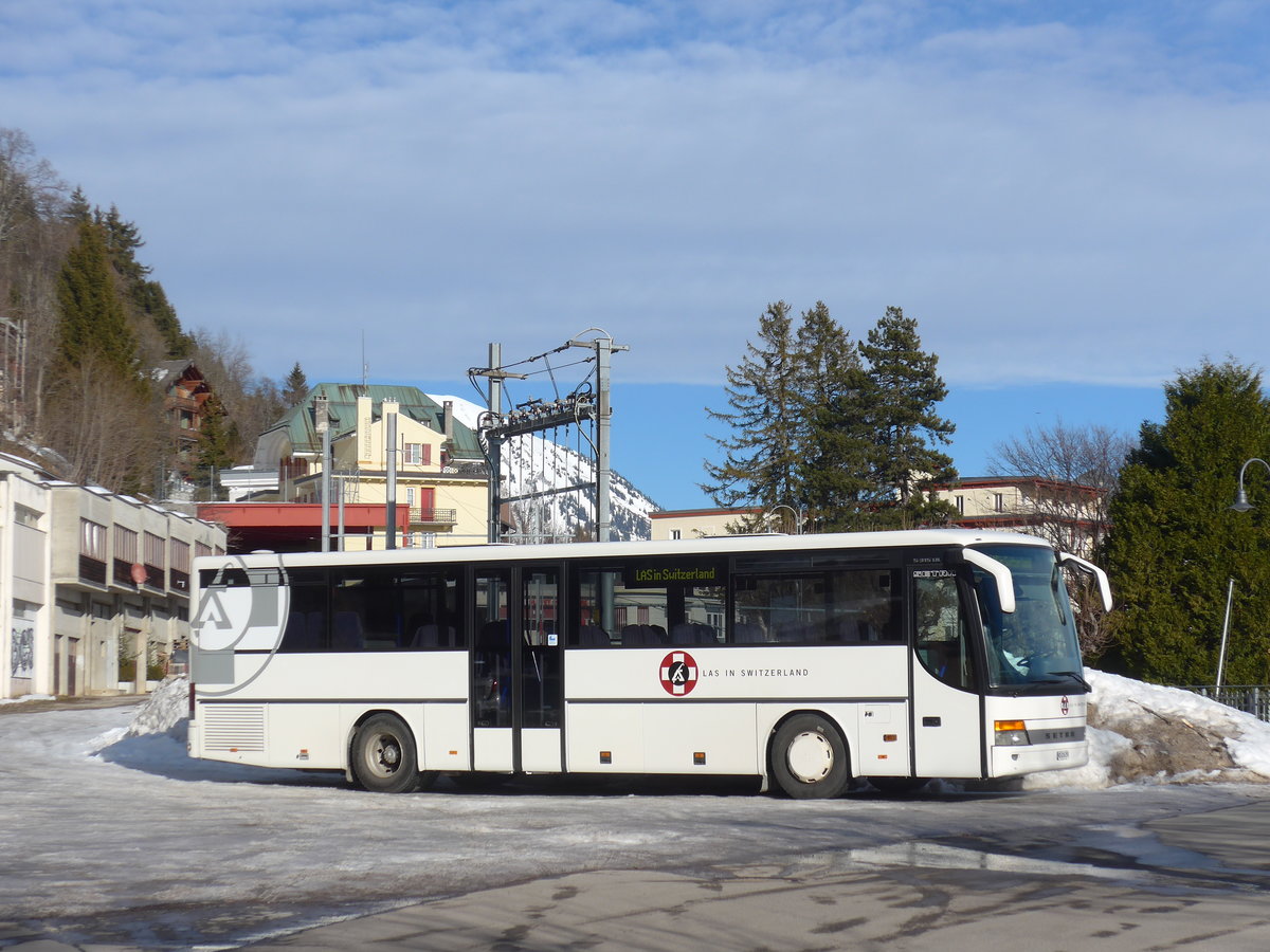 (187'952) - LAS, Leysin - VD 226'259 - Setra am 14. Januar 2018 beim Bahnhof Leysin-Feydey