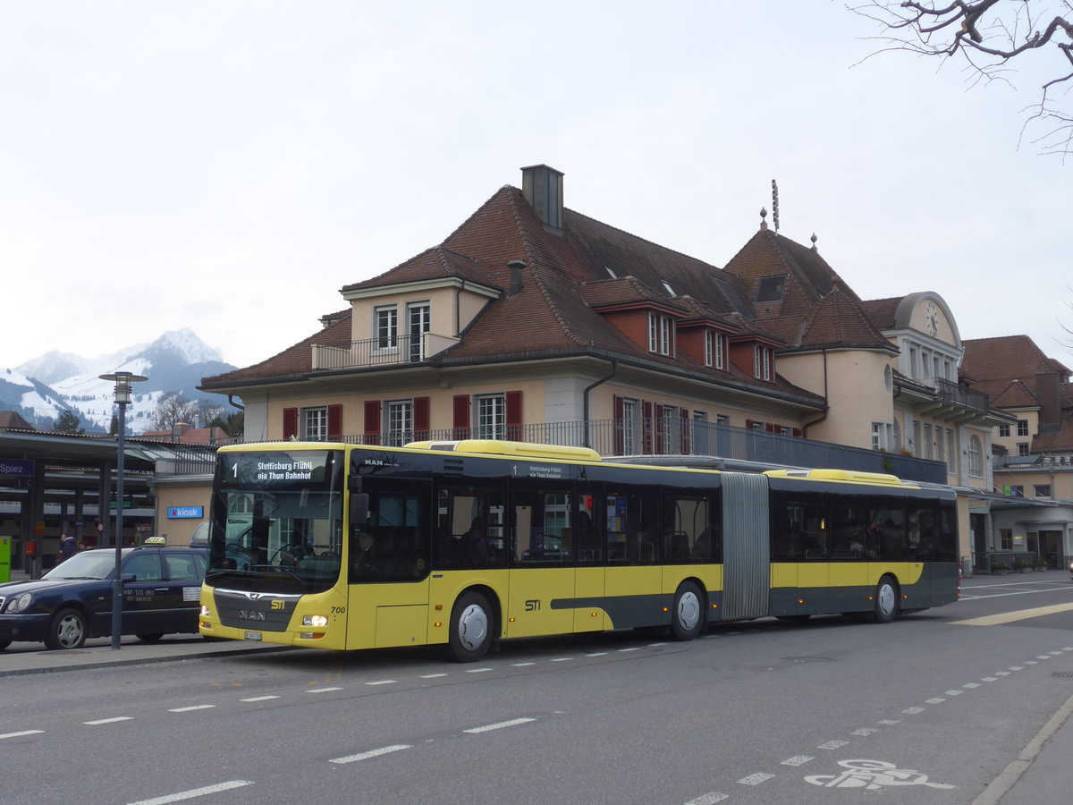 (188'221) - STI Thun - Nr. 700/BE 849'700 - MAN am 4. Februar 2018 beim Bahnhof Spiez