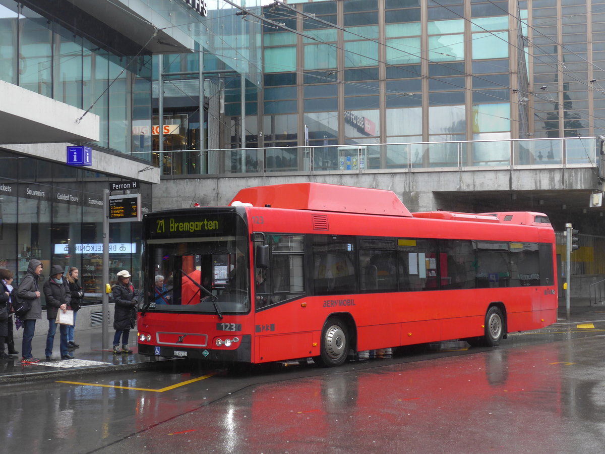 (188'638) - Bernmobil, Bern - Nr. 123/BE 624'123 - Volvo am 15. Februar 2018 beim Bahnhof Bern