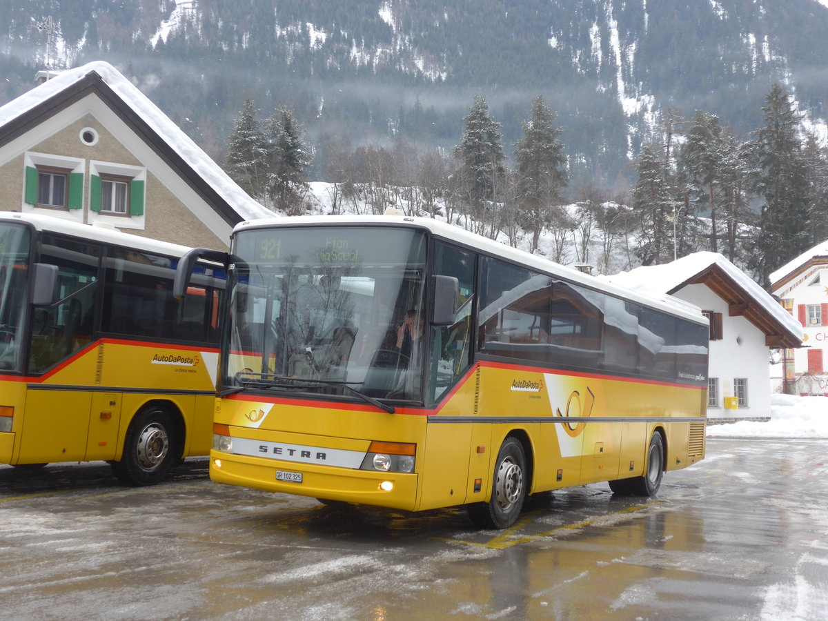 (188'759) - PostAuto Graubnden - GR 102'325 - Setra am 16. Februar 2018 in Martina, Cunfin