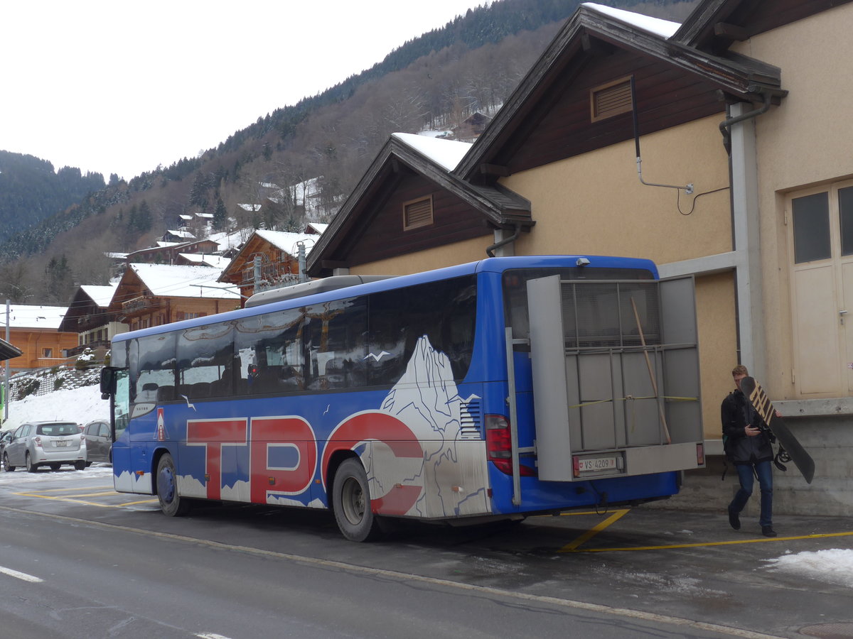 (188'980) - TPC Aigle - Nr. 9/VS 4209 - Setra am 3. Mrz 2018 beim Bahnhof Troistorrents