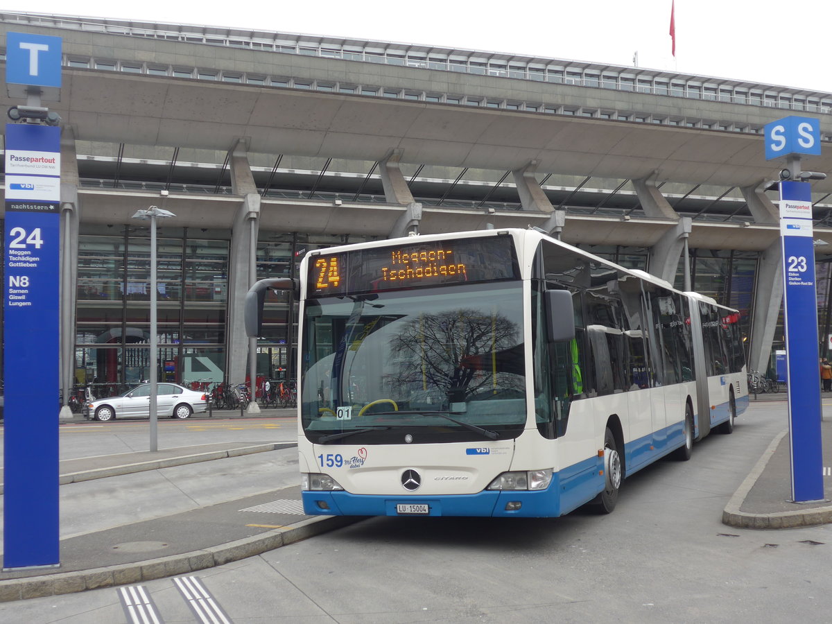 (189'410) - VBL Luzern - Nr. 159/LU 15'004 - Mercedes am 17. Mrz 2018 beim Bahnhof Luzern