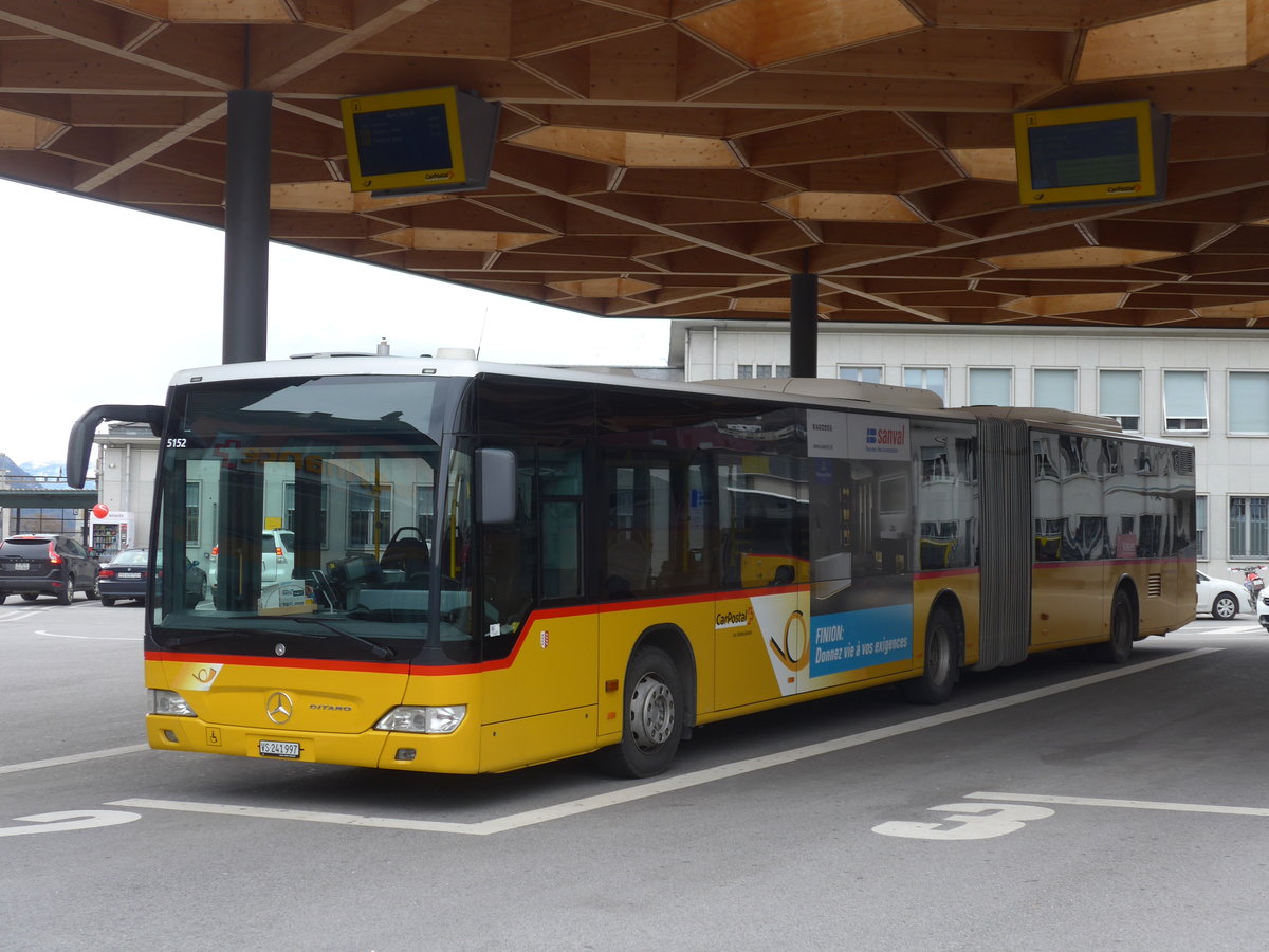 (189'759) - PostAuto Wallis - Nr. 11/VS 241'997 - Mercedes am 30. Mrz 2018 beim Bahnhof Sion