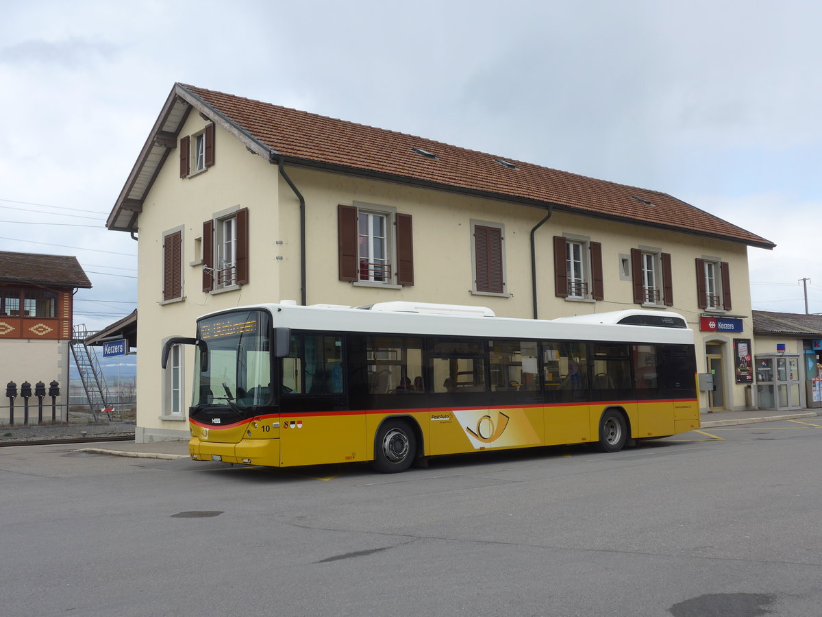 (189'855) - PostAuto Bern - Nr. 10/BE 673'731 - Hess (ex Klopfstein, Laupen Nr. 10) am 1. April 2018 beim Bahnhof Kerzers