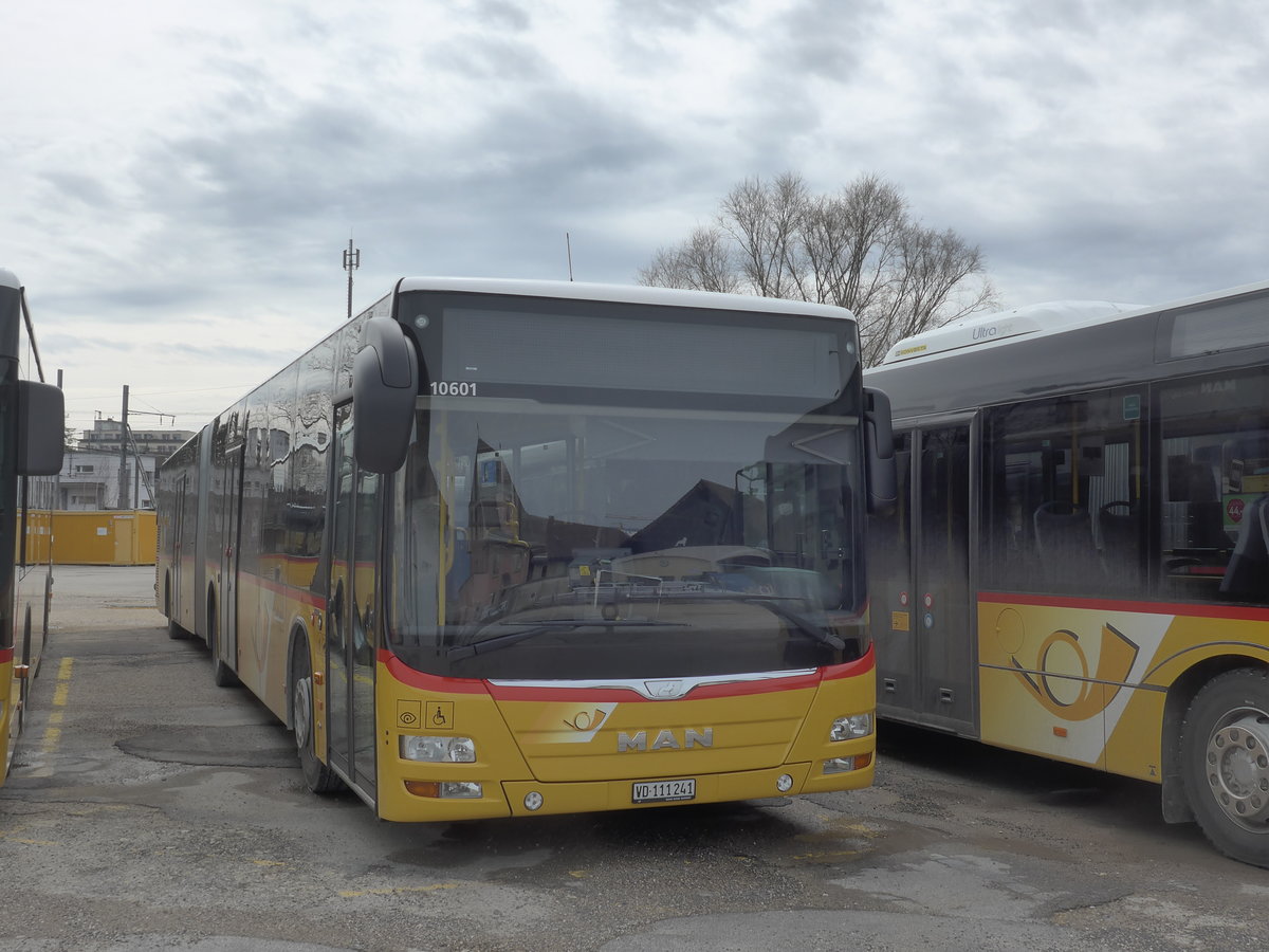 (189'969) - CarPostal Ouest - VD 111'241 - MAN am 2. April 2018 in Yverdon, Garage