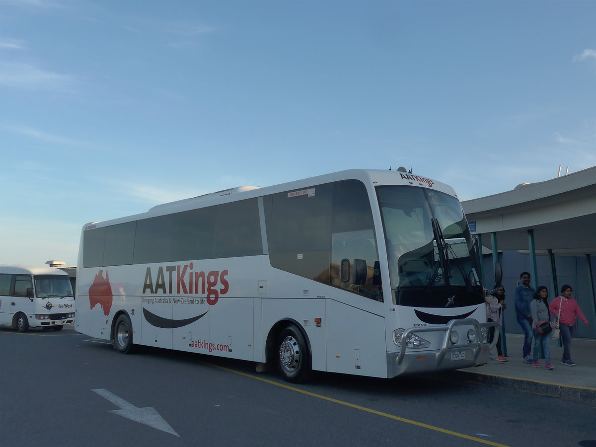 (190'333) - AATKings - Nr. 55/5394 AO - Volvo/Coach Concepts (ex SB91CV; ex APT) am 18. April 2018 in Summrland, Antarctic Journey