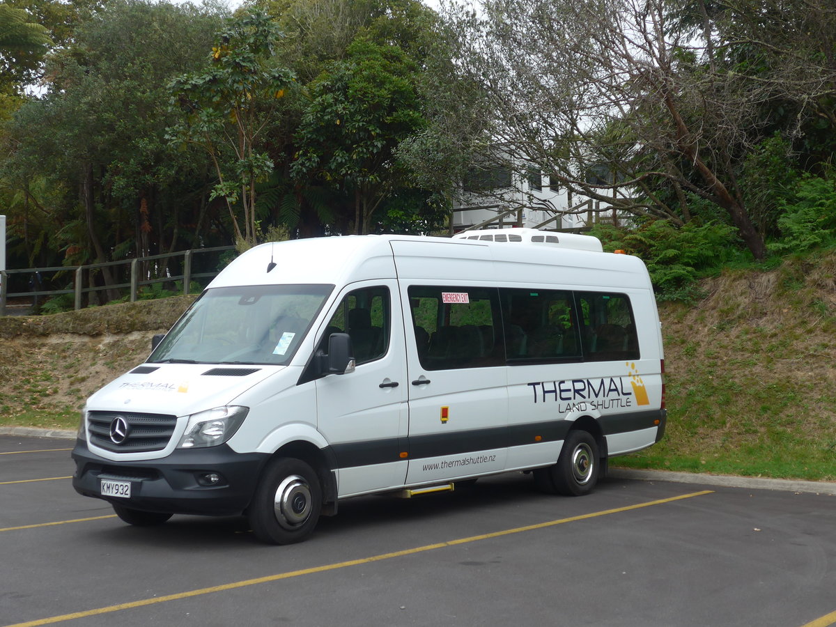 (191'011) - Thermalshuttle Rotorua - KMY932 - Mercedes am 23. April 2018 in Rotorua, Wai-O-Tapu