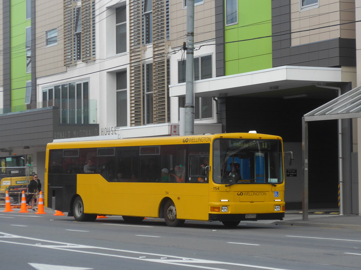 (191'590) - GO Wellington - Nr. 754/XP6955 - MAN/Designline am 27. April 2018 in Wellington, Spital