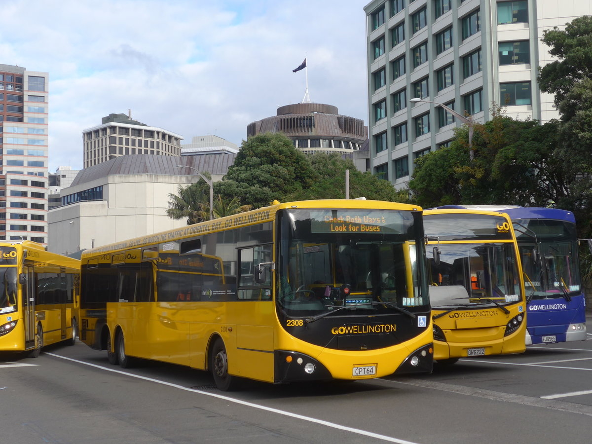 (191'600) - GO Wellington - Nr. 2308/CPT64 - MAN/Designline (ex Red Bus, Christchurch Nr. 695) am 27. april 2018 beim Bahnhof Wellington