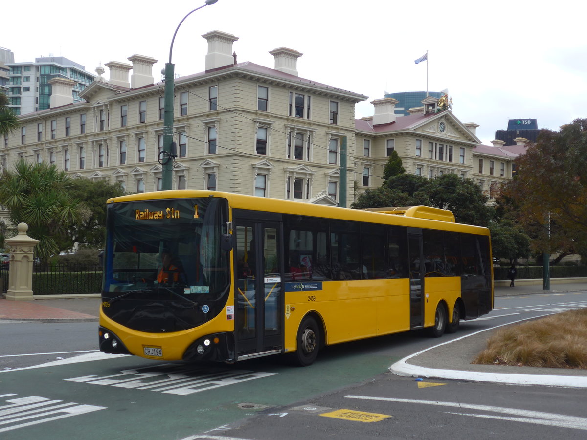 (191'681) - GO Wellington - Nr. 2459/CRJ104 - MAN/Designline am 27. April 2018 beim Bahnhof Wellington