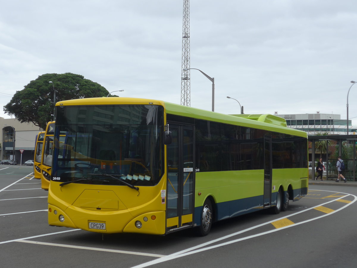 (191'683) - GO Wellington - Nr. 2449/CPG39 - MAN/Designline am 27. April 2018 beim Bahnhof Wellington