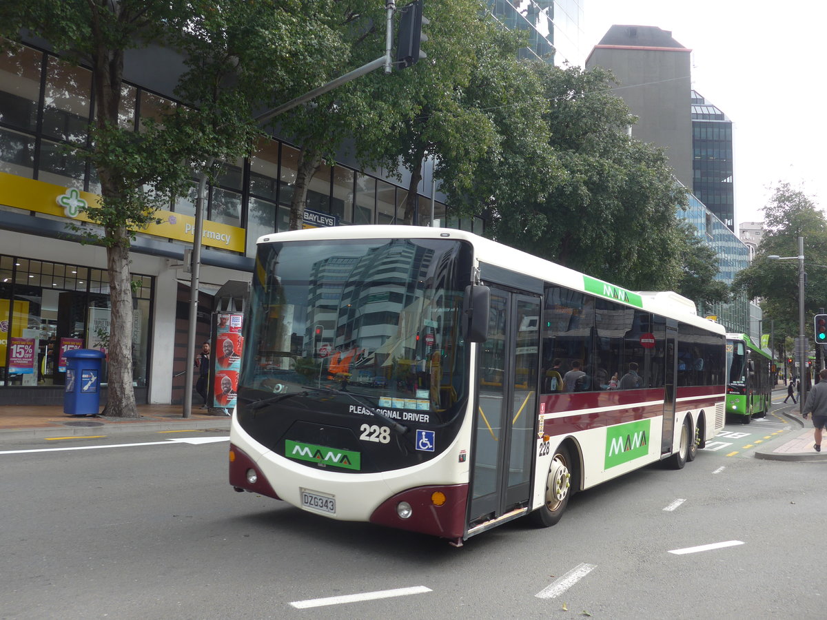 (191'713) - Mana Coach, Wellington - Nr. 228/DZG343 - MAN/Designline (ex Howick&Eastern Buses, East Tamaki Nr. 228) am 27. April 2018 in Wellington