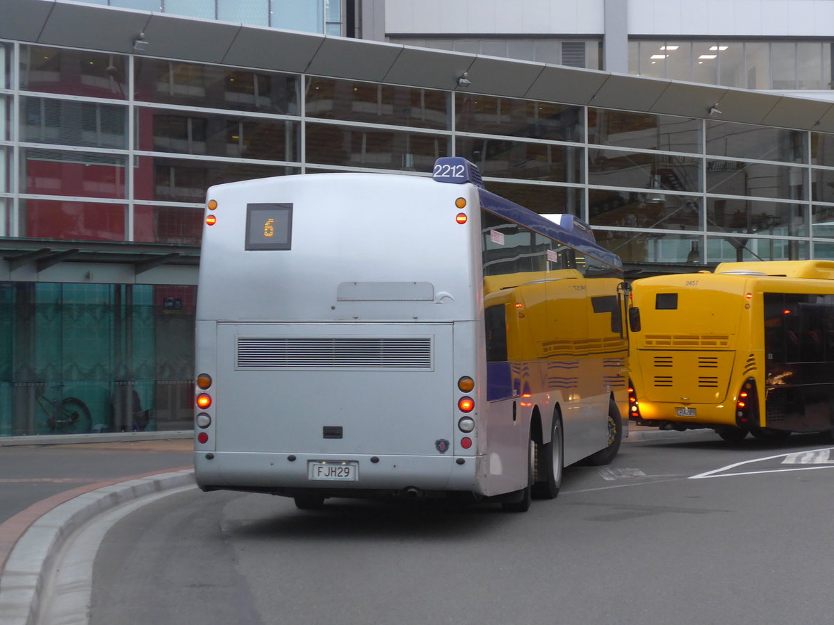 (191'816) - GO Wellington - Nr. 2212/FJH29 - Scania/KiwiBus am 27. April 2018 beim Bahnhof Wellington