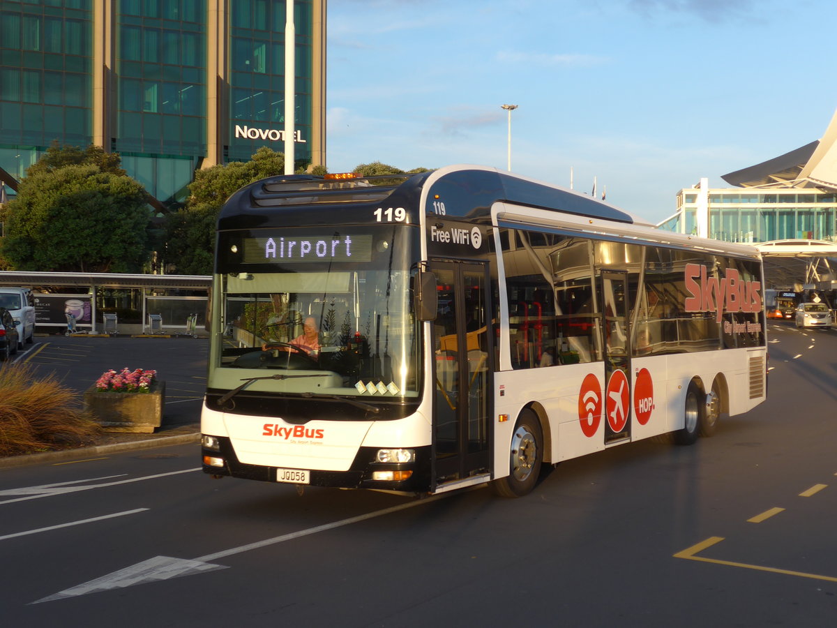 (192'219) - SkyBus, Auckland - Nr. 119/JQD58 - MAN/KiwiBus am 1. Mai 2018 in Auckland, Airport