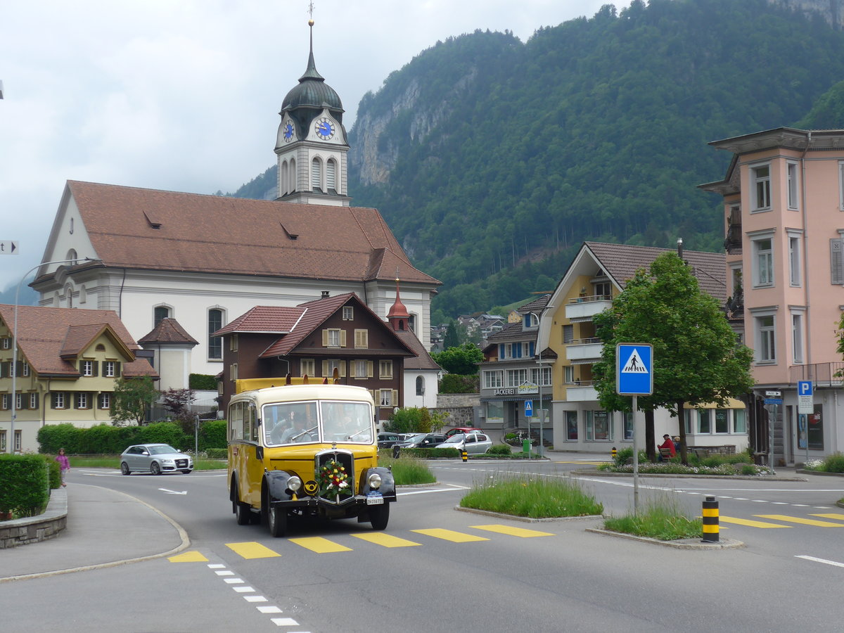 (193'047) - Moser, Schnenberg - ZH 216'722 - Berna/Hess (ex Barenco, Faido) am 20. Mai 2018 in Wolfenschiessen, Hauptstrasse