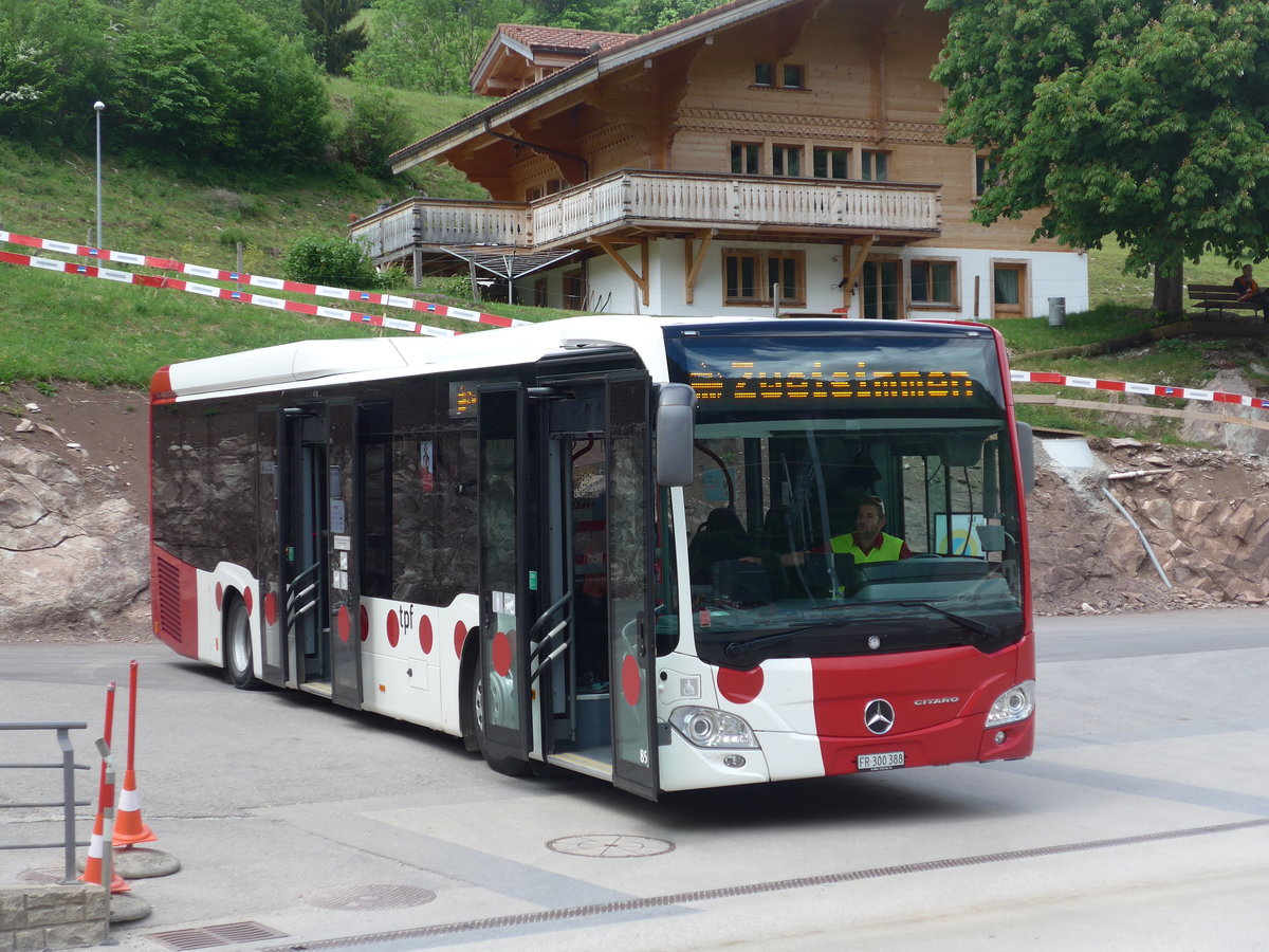 (193'328) - TPF Fribourg - Nr. 85/FR 300'388 - Mercedes am 21. Mai 2018 beim Bahnhof Montbovon